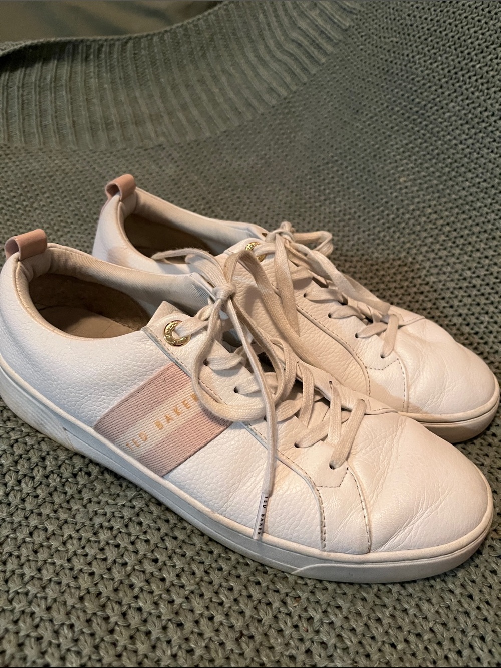 Ted BakerWomen’s White & Blush Leather Lace-Up Sneakers